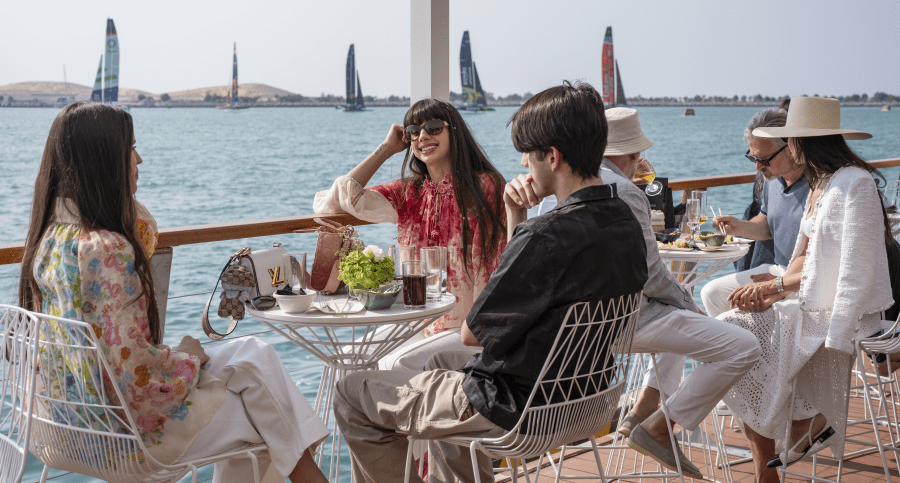 OFFICIAL SPECTATOR BOAT - VELA PRIVÉ