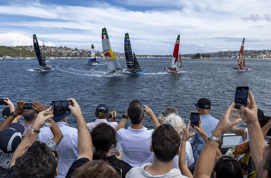 Official Spectator Boat - Viewing (Magestic)