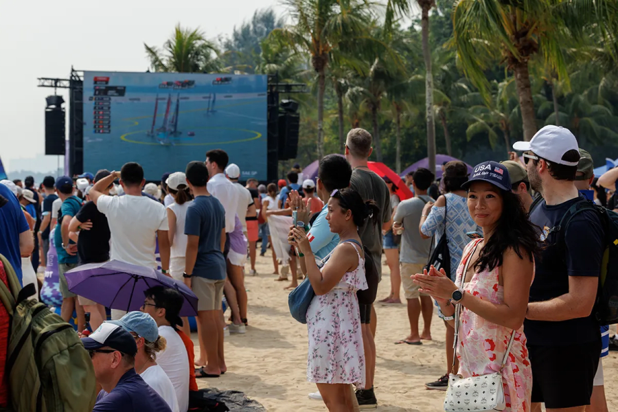 BEACH CLUB