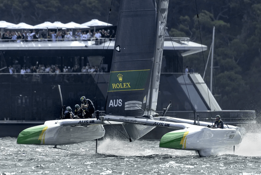 Official Spectator Boat - Platinum (Clearview)