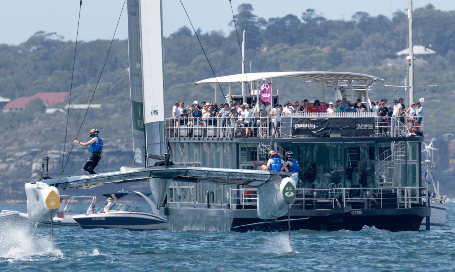 Official Spectator Boat - Premium (Starship Aqua)