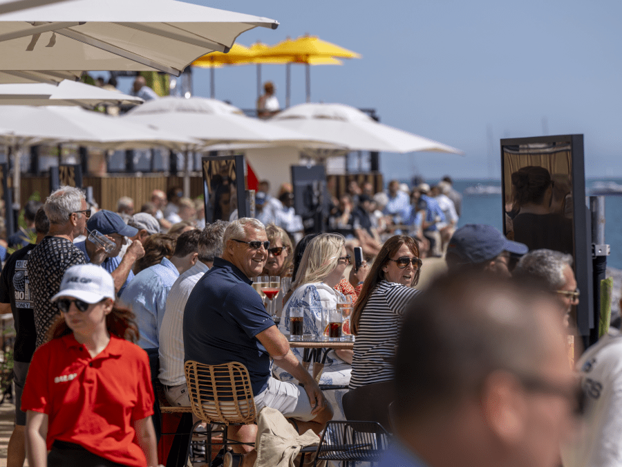 Waterfront Premium Image