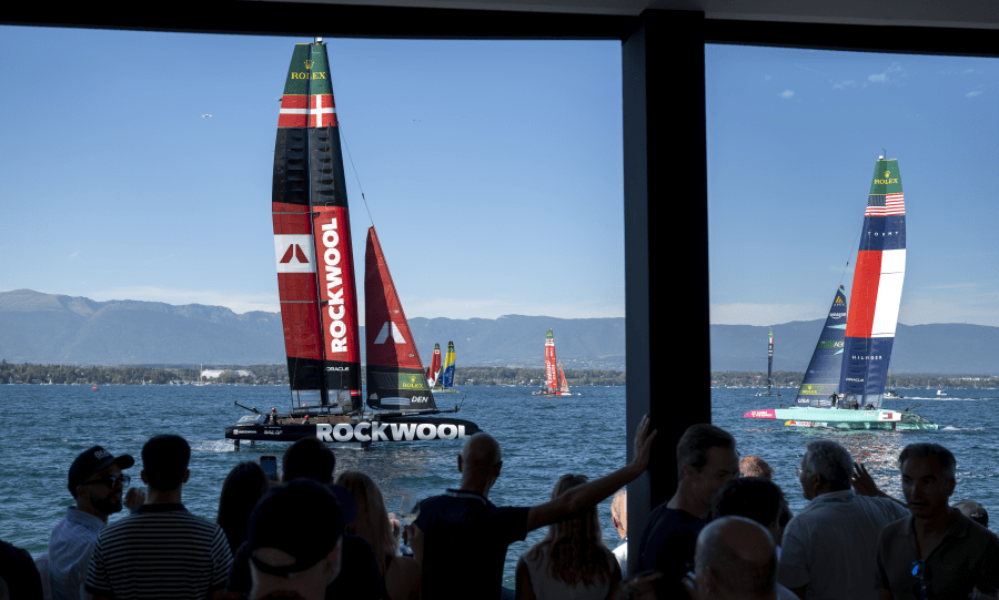 Waterfront Premium Image