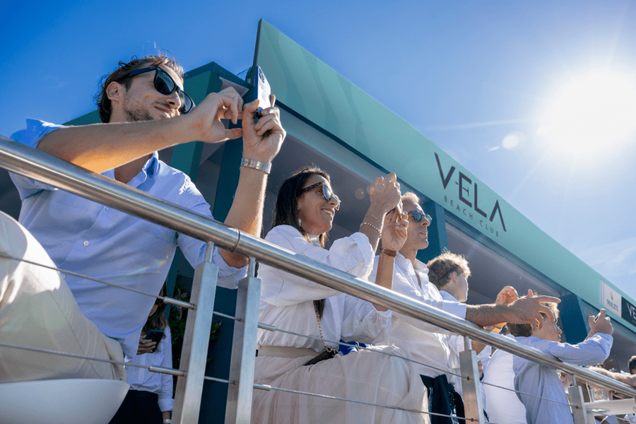 Waterfront Premium Image