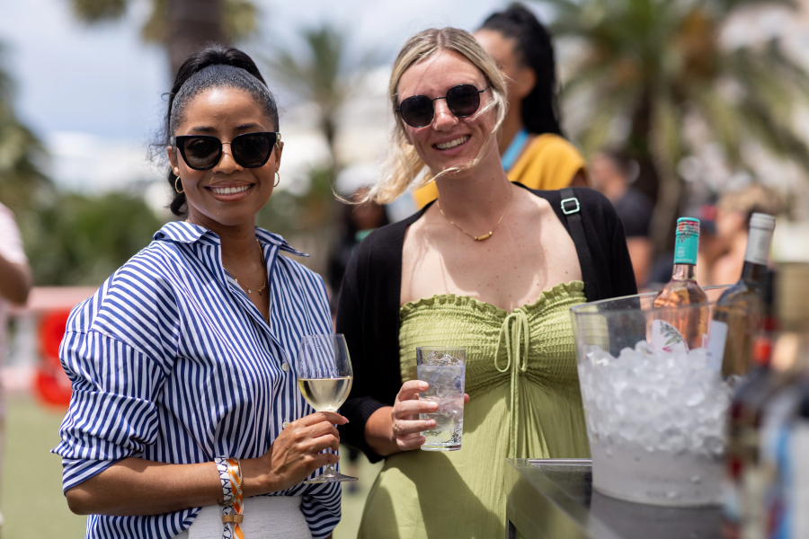 Waterfront Premium Image